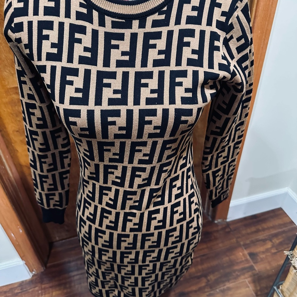 Fendi Black and Brown Knit Design - Picture 3 of 6